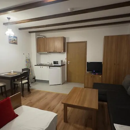 Apartman апартамент грийн лайф *